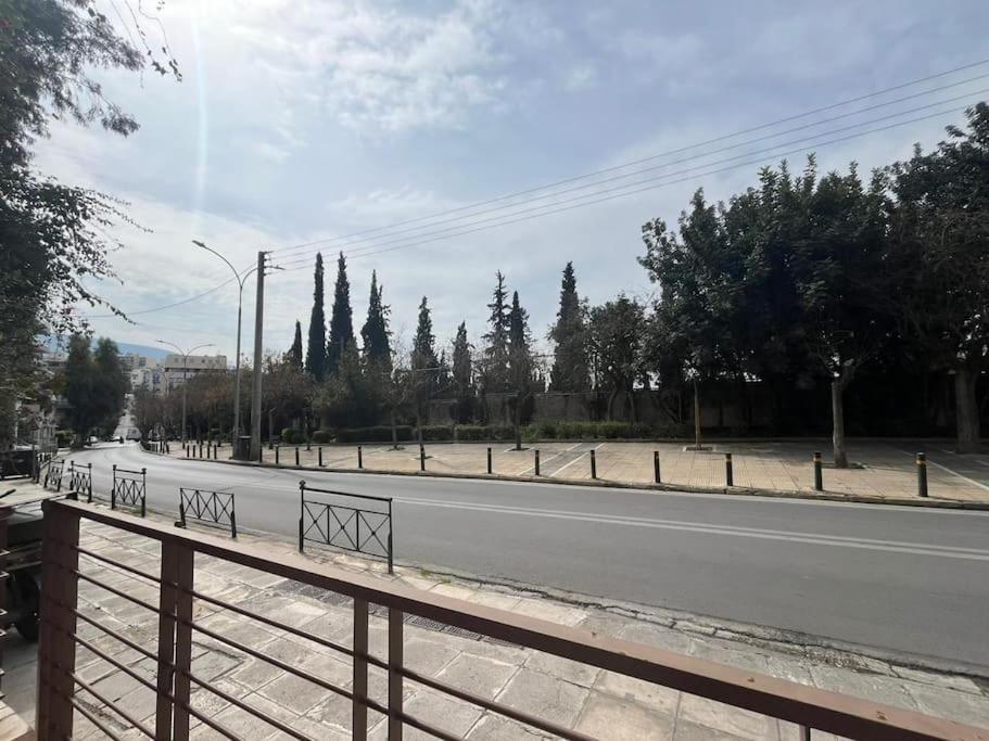 Apartment Modern Ground Flr 1 Bdr Flat With Veranda And Parking *