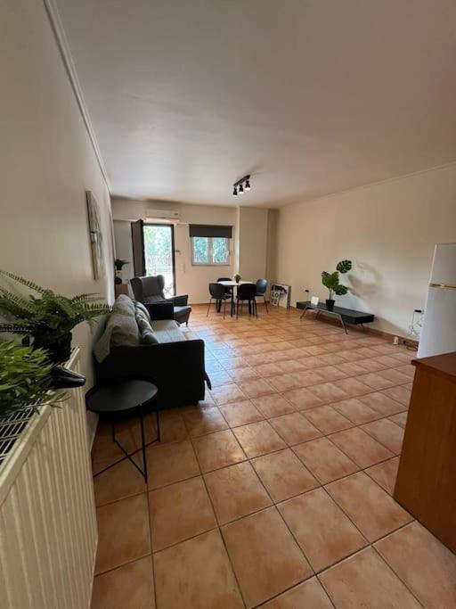 Modern Ground Flr 1 Bdr Flat With Veranda And Parking * Athen